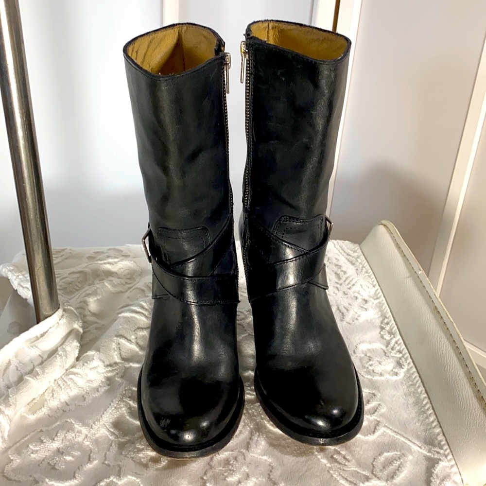 COPY - Frye black boot sz8